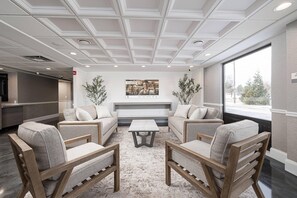 Lobby - Oakfield Inn & Suites Rochester, an Ascend Collection Hotel (Rochester)