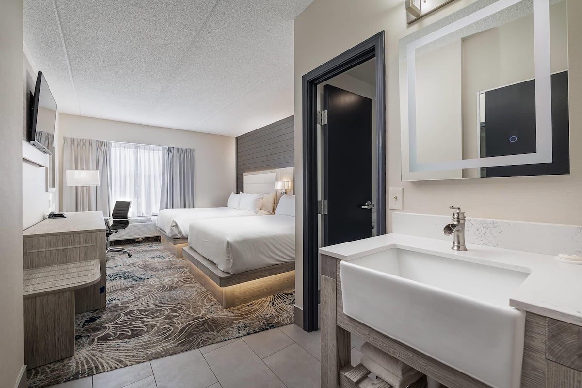 Room, 2 Queen Beds, Non Smoking