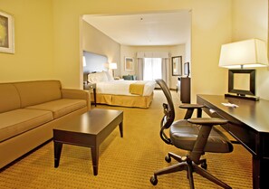 In-room safe, desk, blackout drapes, iron/ironing board - Holiday Inn Express Hotel & Suites Shamrock North by IHG (Shamrock)