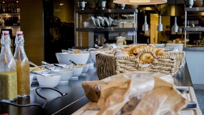 Kontinental frokost hver dag (mot et tillegg)