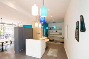 Reception - Hôtel La Régence (Courbevoie)