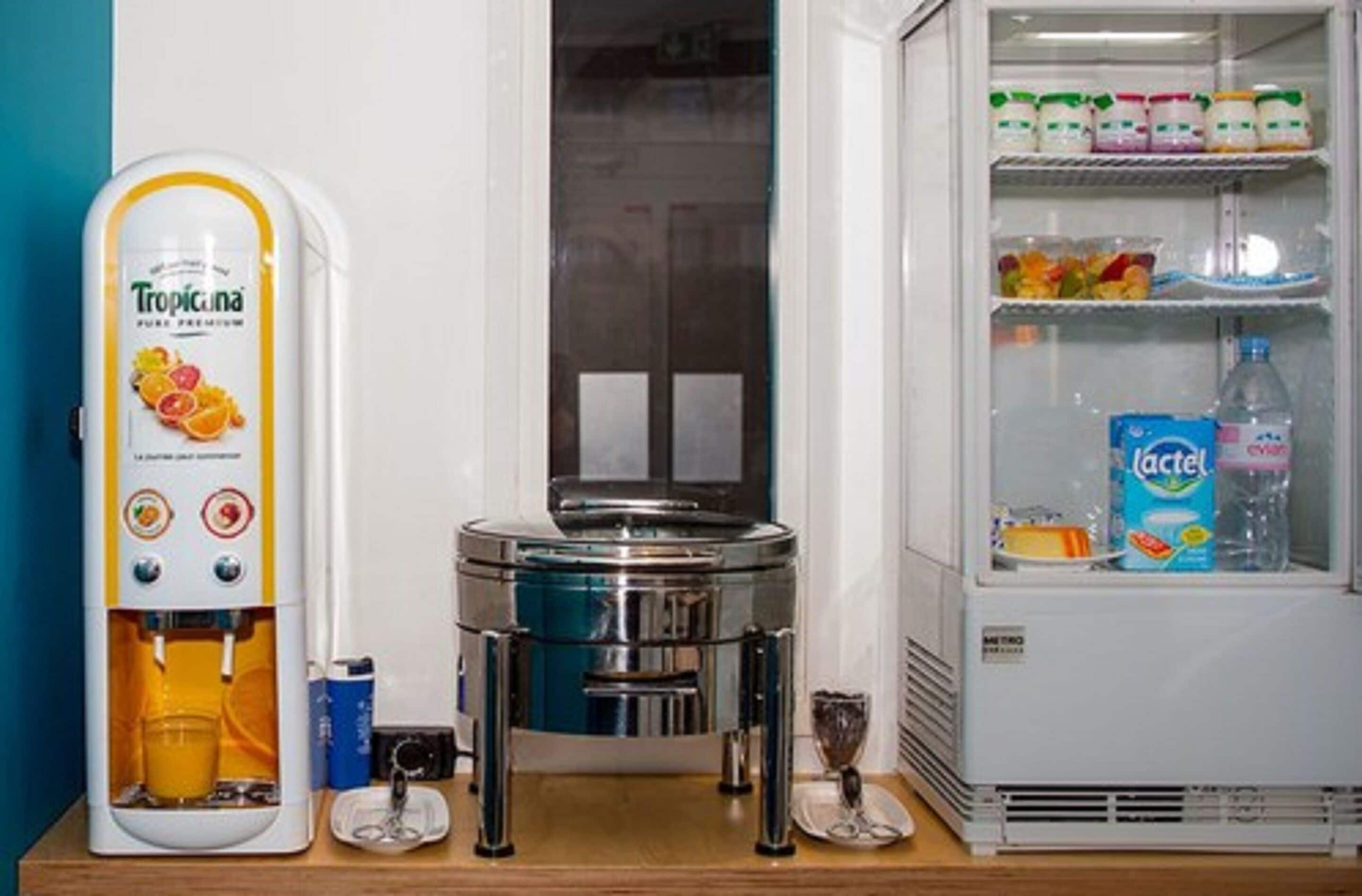 daily continental breakfast (eur 12 per person)