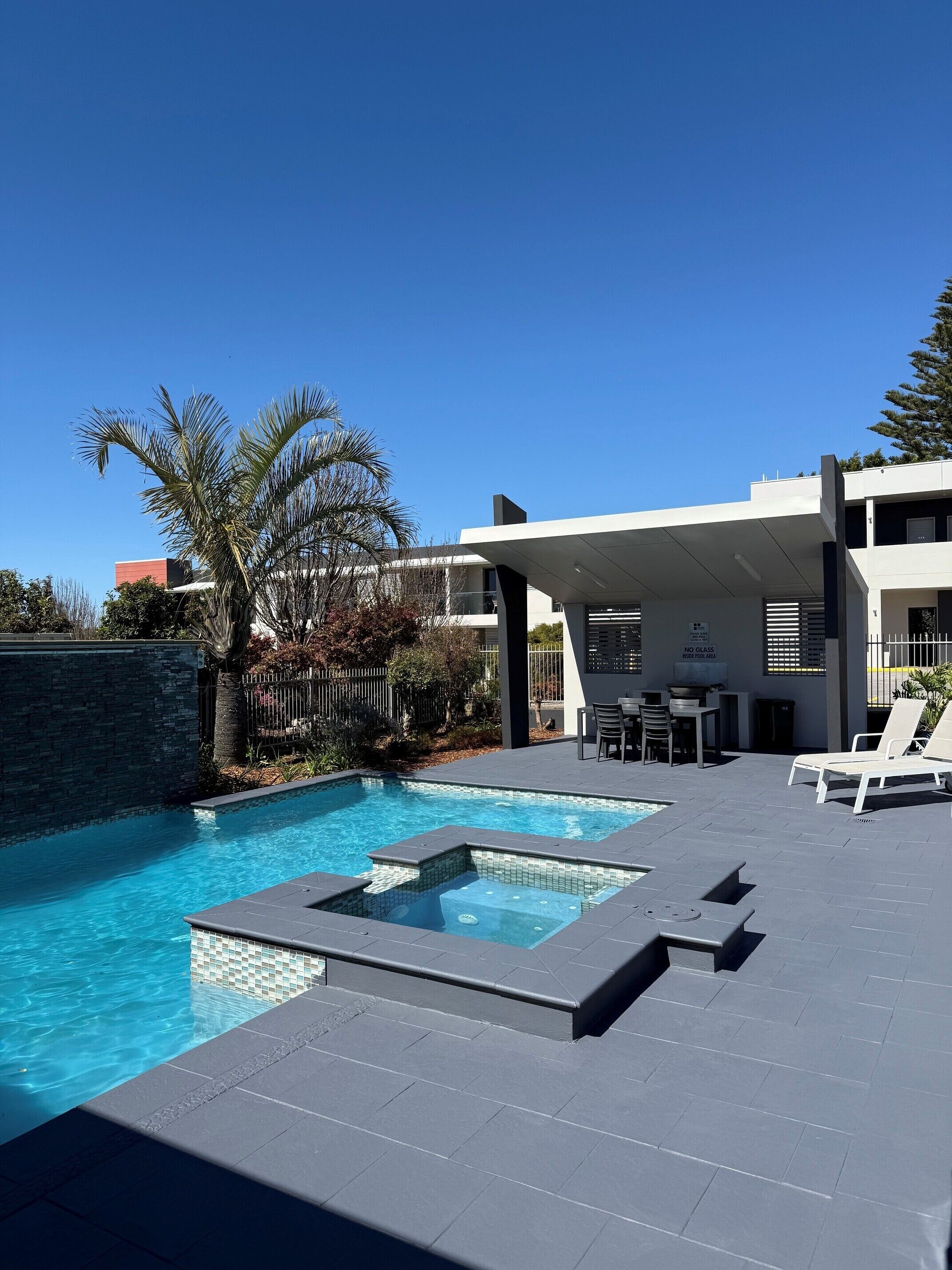 Outdoor pool, pool loungers