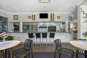 Bar (on property) - Platinum International (Harristown)