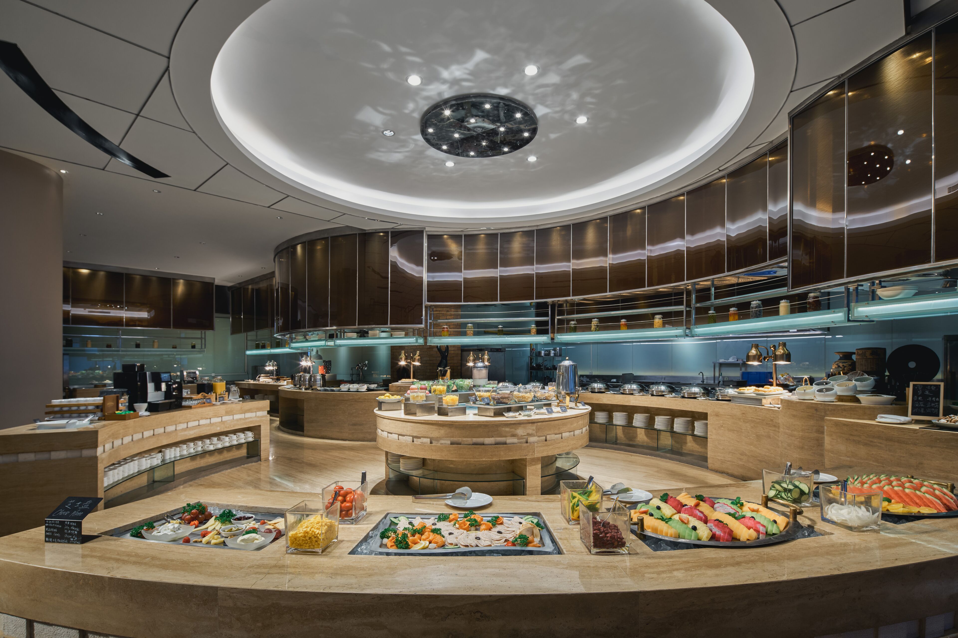 2 restaurantes; se sirven desayunos 