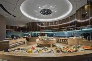 2 restaurants, breakfast served - Sheraton Shanghai Pudong Riverside (Shanghai)