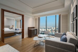 Rúmföt af bestu gerð, dúnsængur, rúm með Select Comfort dýnum, míníbar