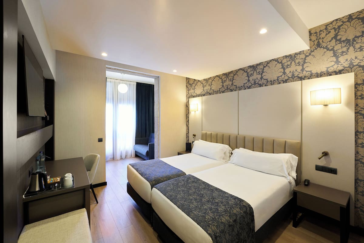 Minibar, in-room safe, individually decorated, individually furnished