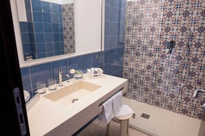 Junior Studio Suite | Bathroom
