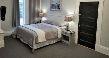 Cabot Boutique Hotel
