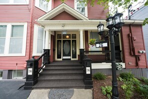 Majoituspaikan sisäänkäynti