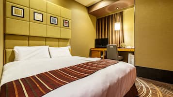 ロングステイ (12時チェックイン 14時チェックアウト) ダブルルーム 禁煙 | 高級寝具、羽毛の掛け布団、客室ごとに異なる装飾、デスク