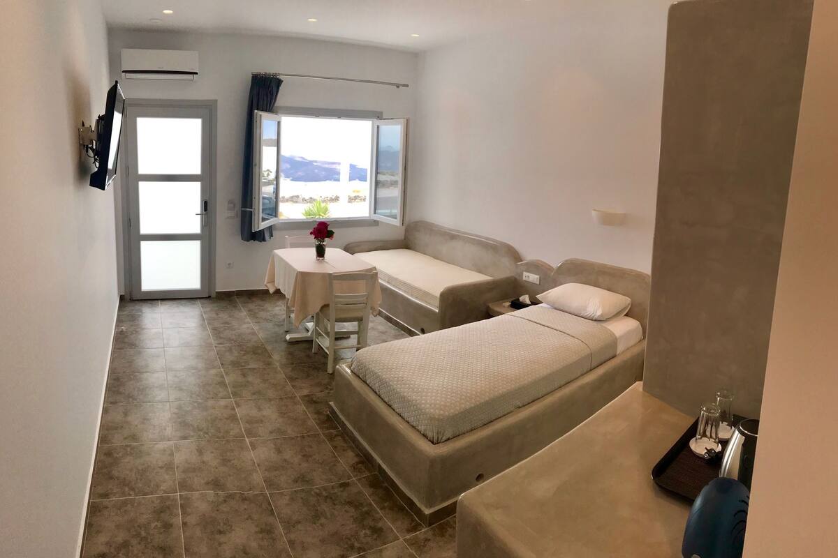Family Volcano View Room | 高档床上用品、羽绒被、客房内保险箱、隔音
