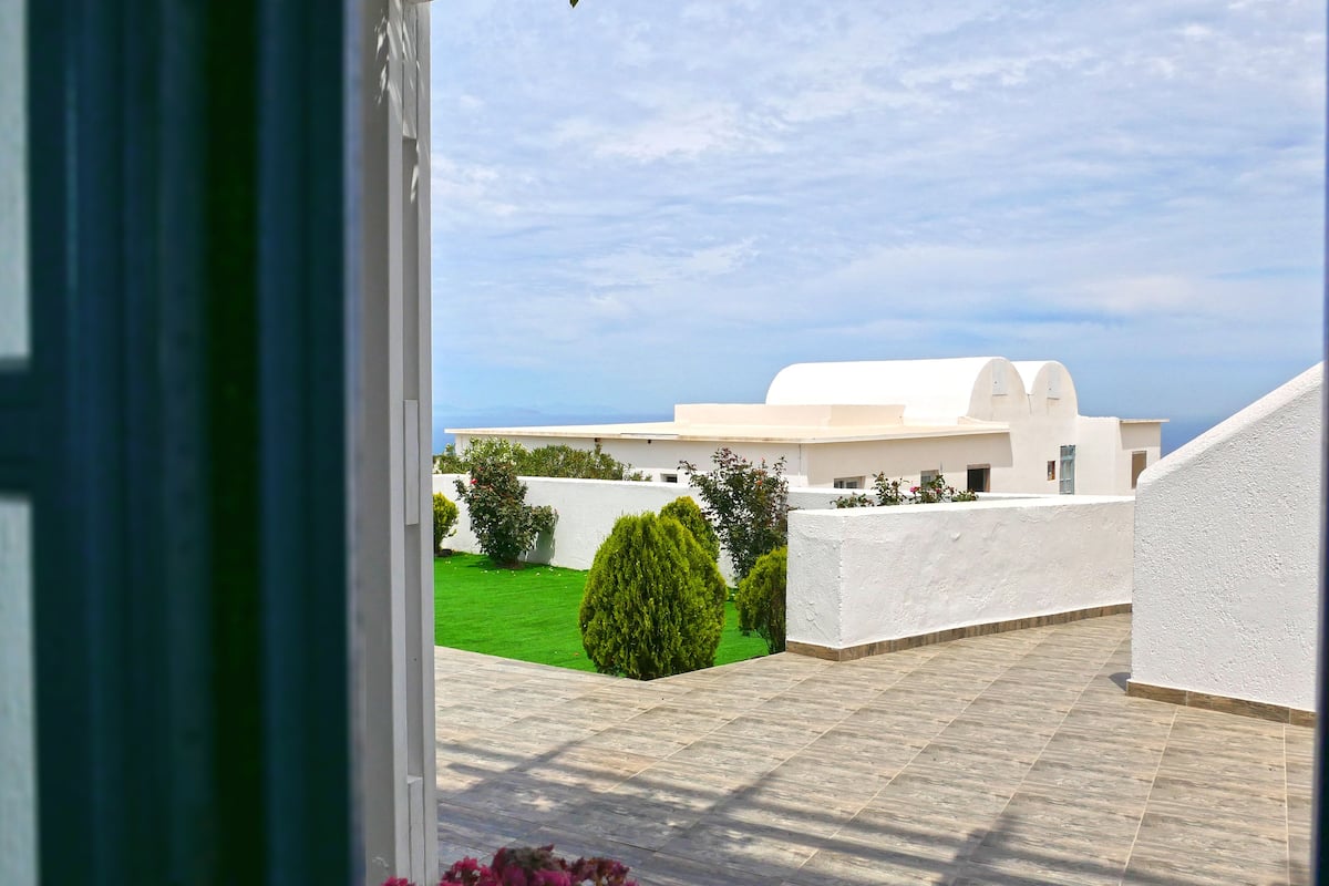 standard family room terrace | garden view