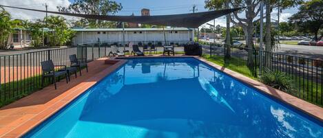 屋外プール、サンラウンジャー