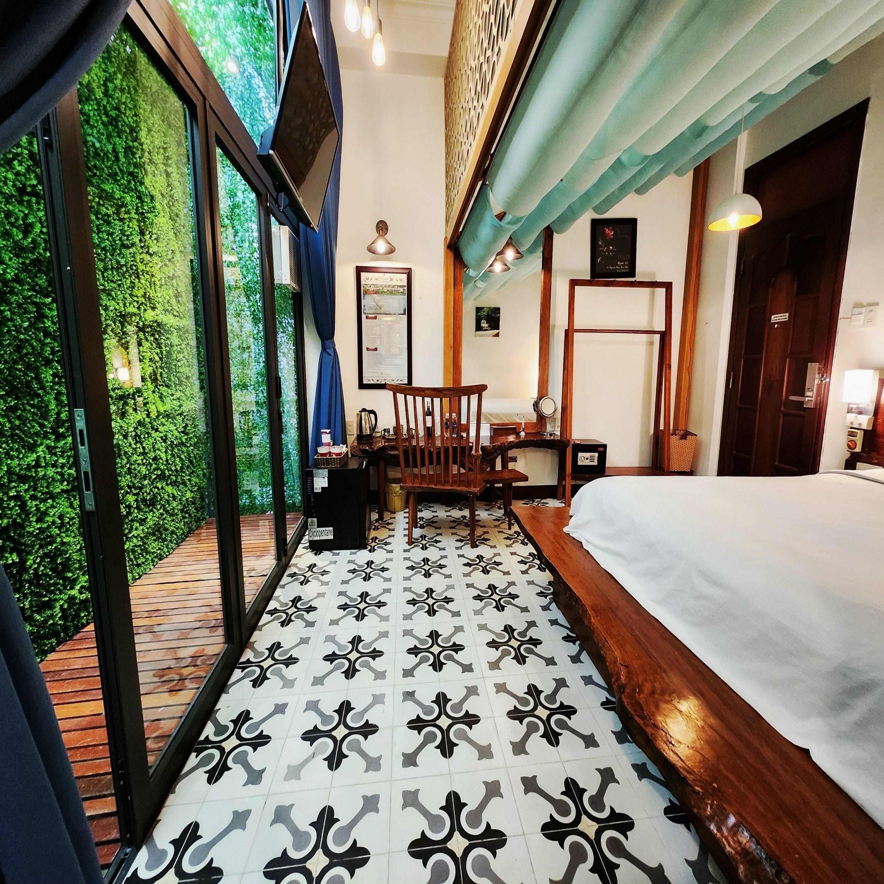 romantic double room | premium bedding, minibar, in-room safe, desk