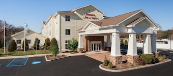 Hampton Inn & Suites Mystic