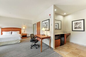 Minibar - Hampton Inn & Suites Mystic (Mystic)