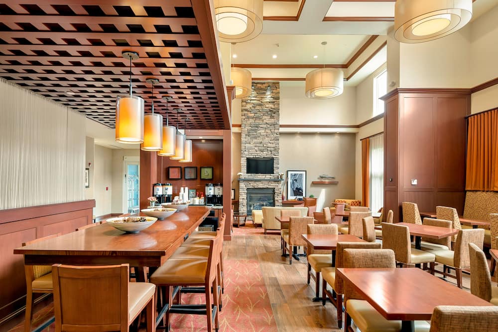Hampton Inn & Suites Mystic