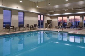 Indoor pool, sun loungers