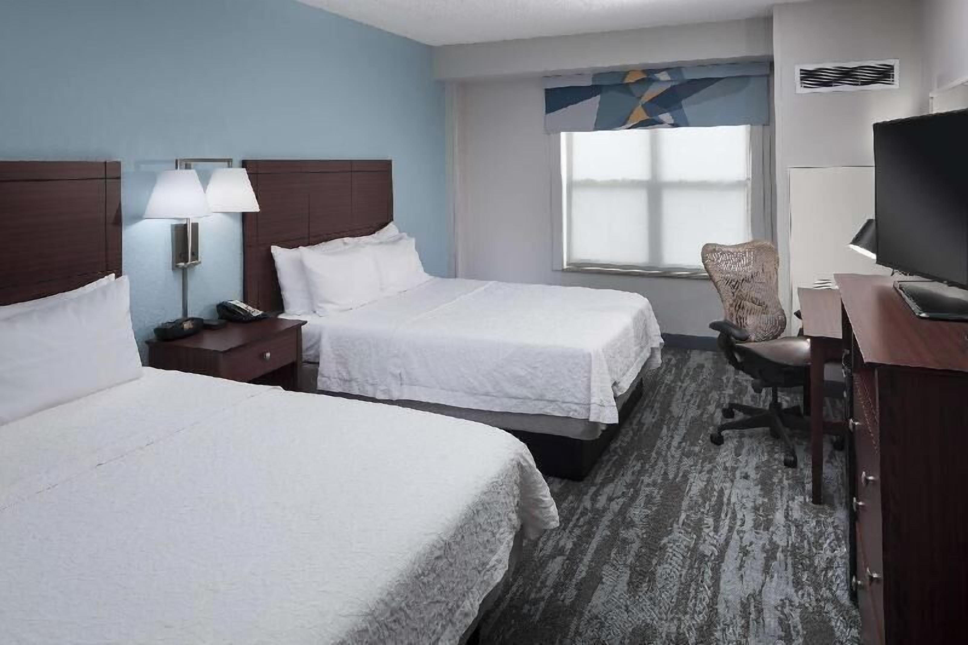 Allergikerbettwaren, Verdunkelungsvorhänge, Bügeleisen/Bügelbrett