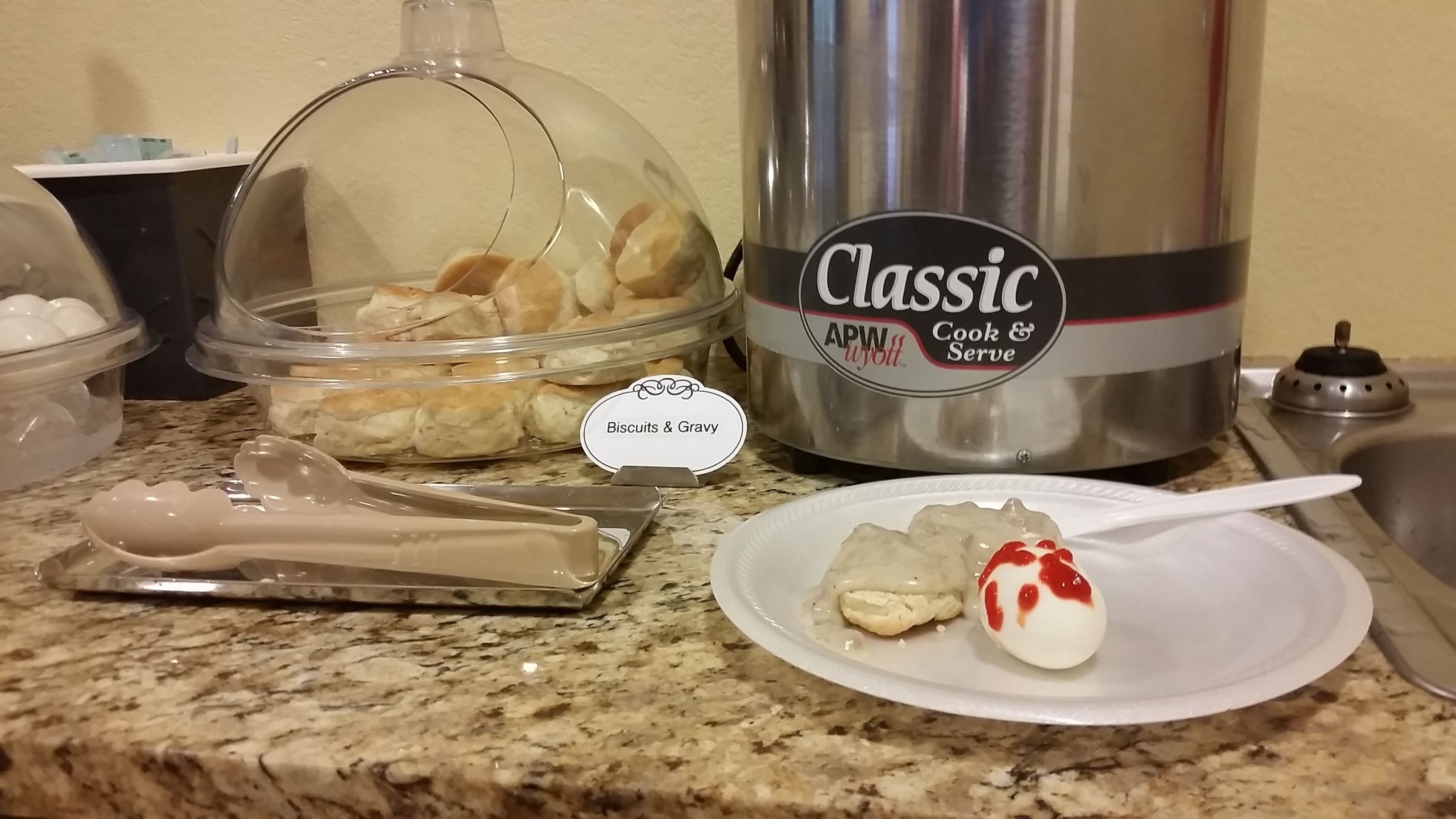 free daily continental breakfast