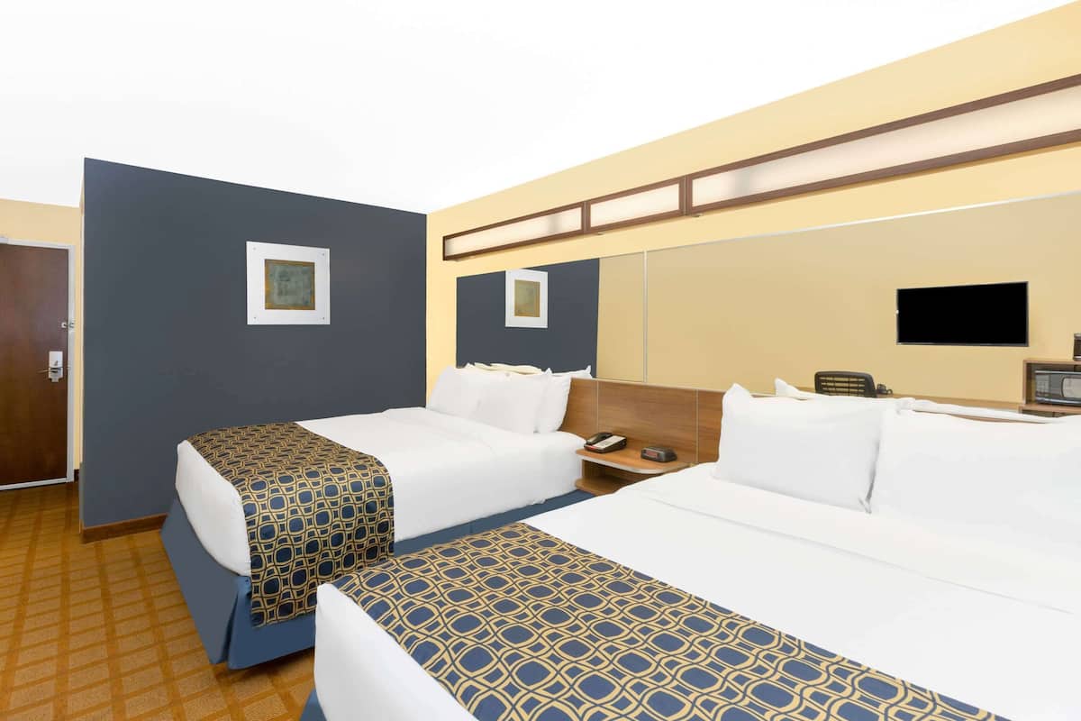 Desk, free cribs/infant beds, rollaway beds, free WiFi