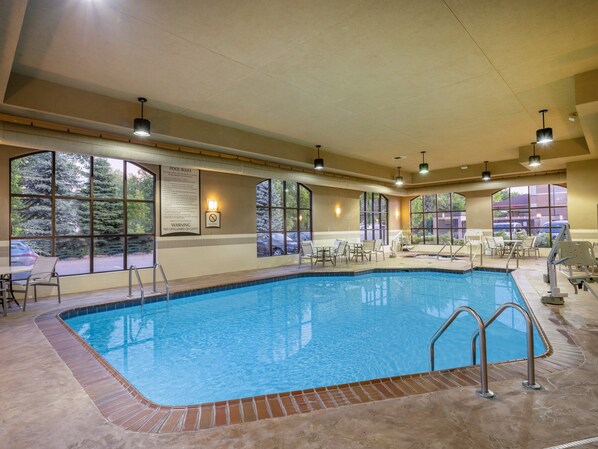 Indoor pool, pool loungers