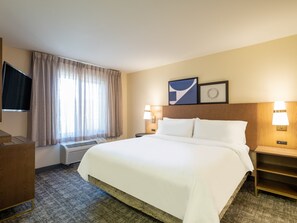 In-room safe, individually furnished, desk, laptop workspace - Staybridge Suites Milwaukee Airport South by IHG (Franklin)