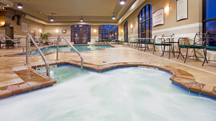 Staybridge Suites Milwaukee Airport South by IHG