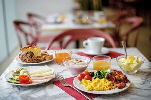 Daily full breakfast for a fee