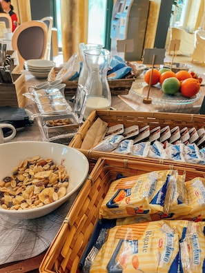 Continental breakfast on weekends (EUR 19 per person)