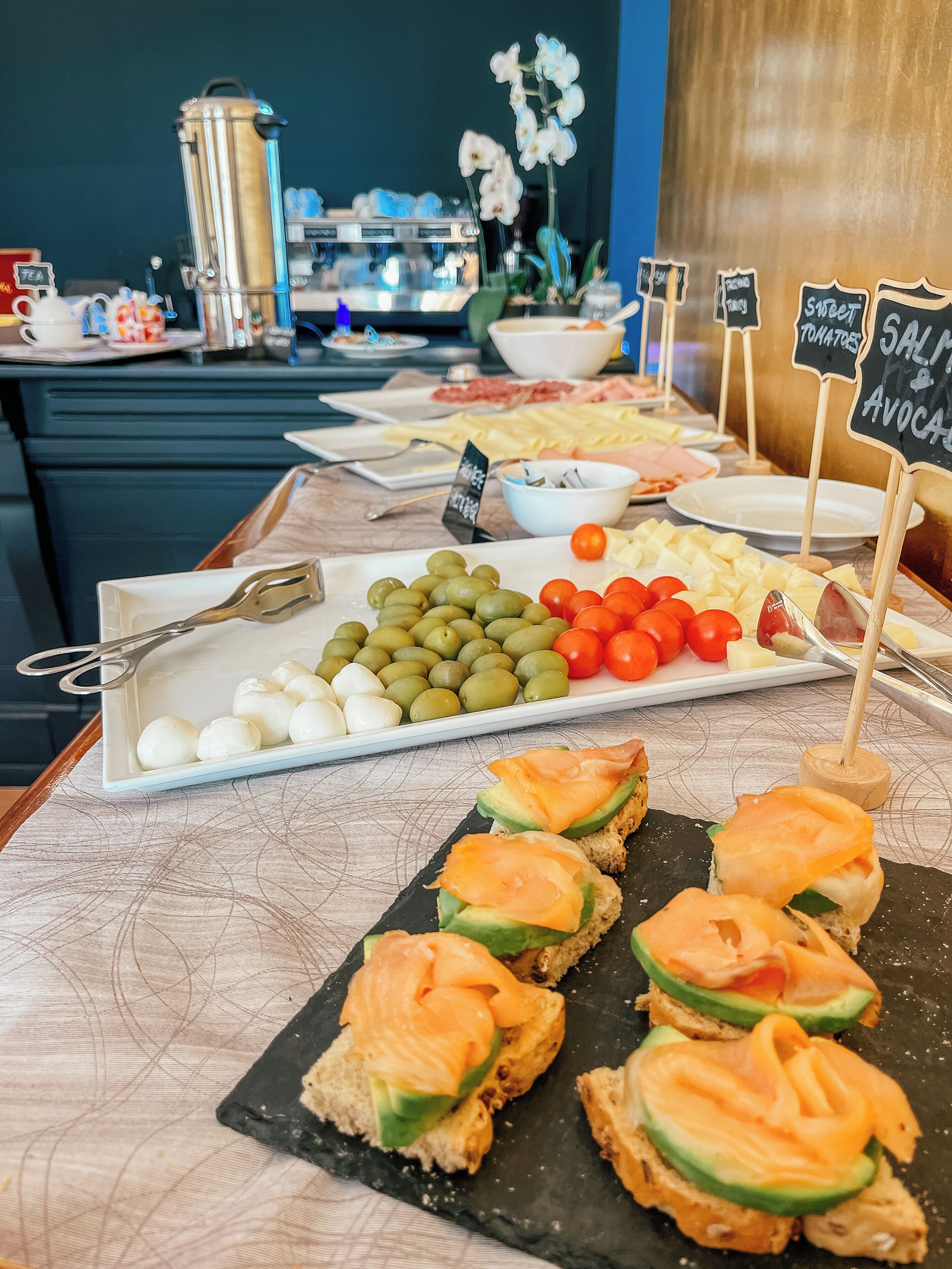 continental breakfast on weekends (eur 19 per person)