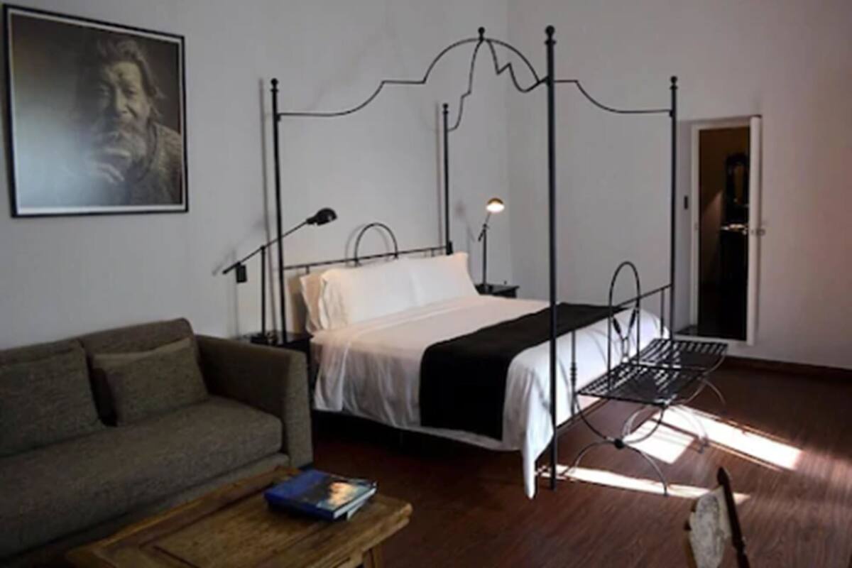 Suite, 1 Katil Raja (King), Hot Tub | Peti besi dalam bilik, cadar katil 