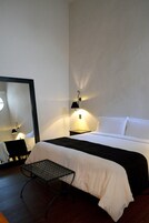 Classic Double Room, 1 King Bed, Private Bathroom | In-room safe, bed sheets