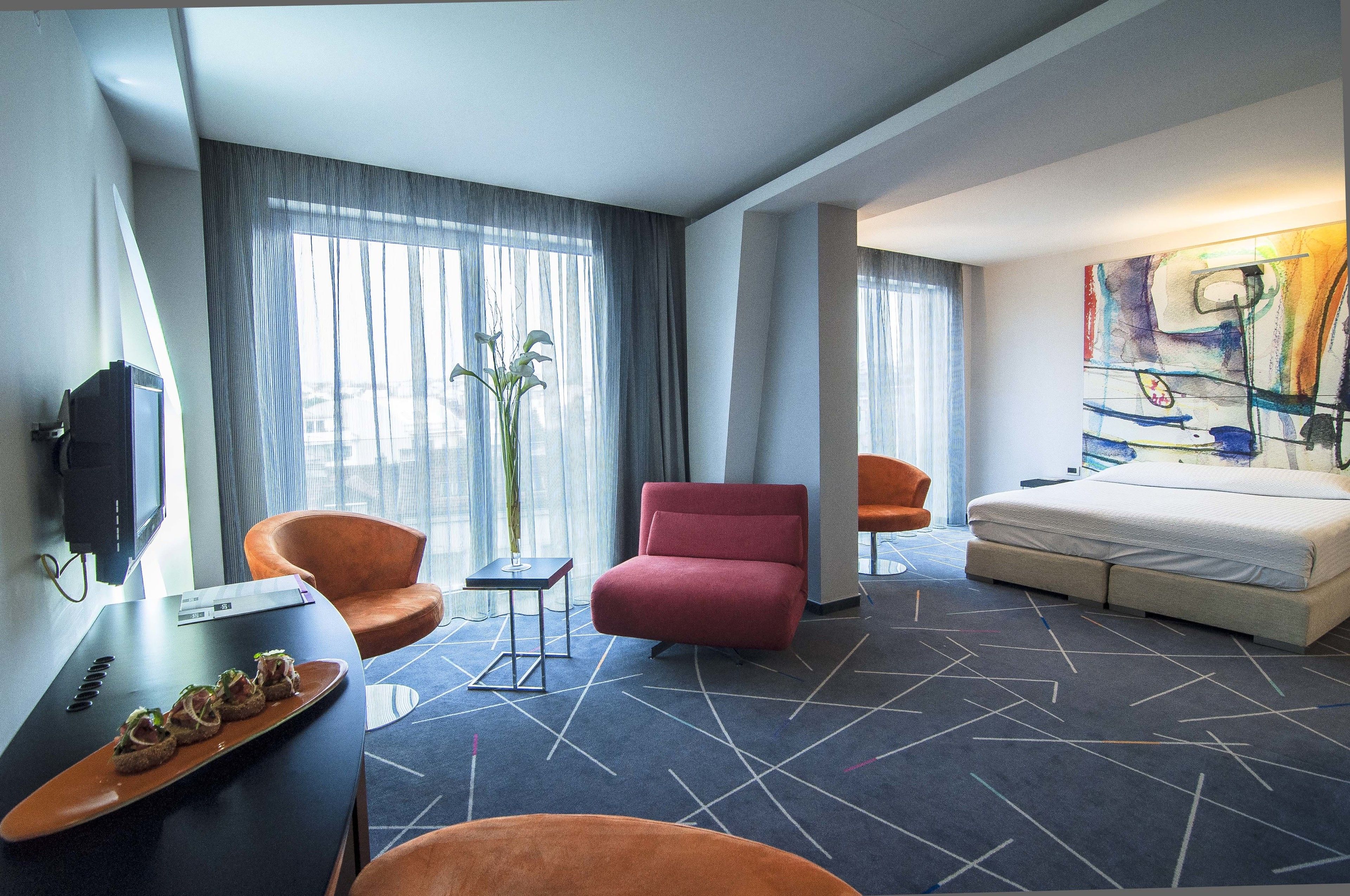 32–tuumainen LCD-televisio, jossa digitaalikanavat