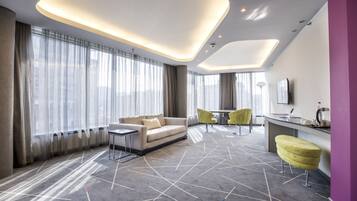 Junior Suite, 1 King Bed | Egyptian cotton sheets, premium bedding, minibar, in-room safe