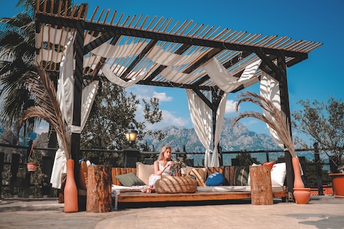 BESO HOTEL BERKE RANCH