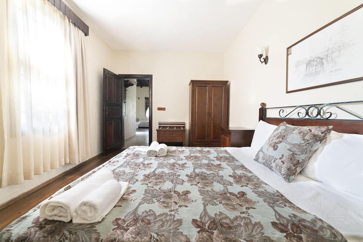 Junior Suite | 1 bedroom, minibar, in-room safe, WiFi
