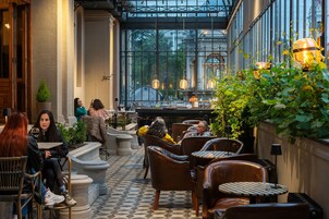 Bar (en el alojamiento)