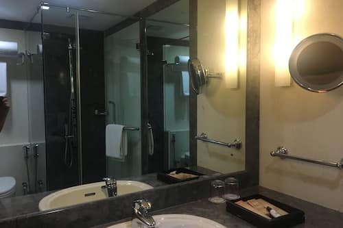 Shower, free toiletries, hair dryer, bathrobes