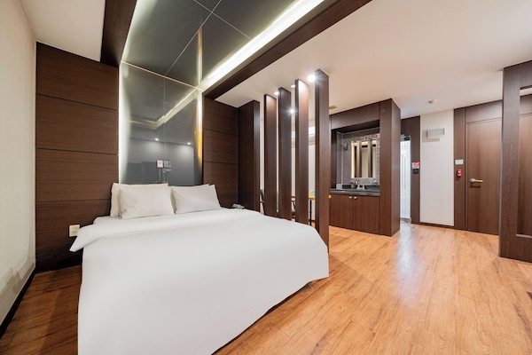 Premium Double Room | Premium bedding, down comforters, memory foam beds