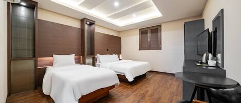 Premier Twin Room | Premium bedding, down comforters, memory foam beds