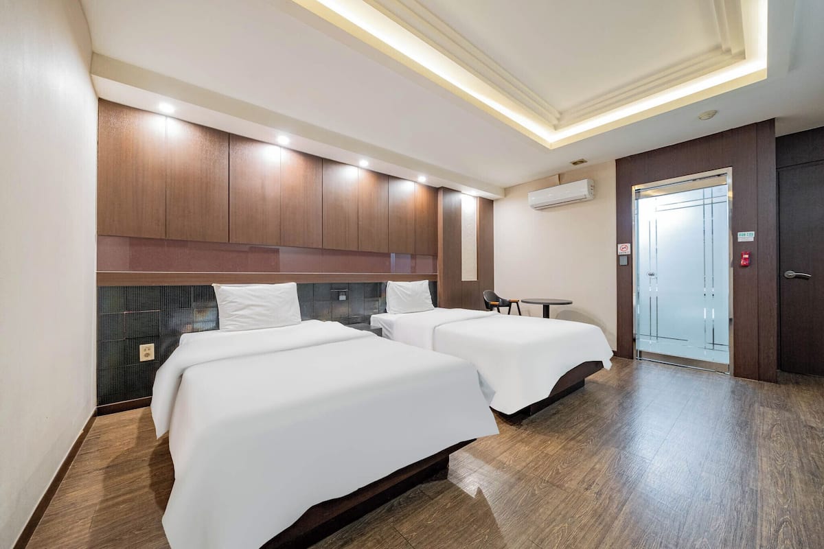 Egyptian cotton sheets, premium bedding, down duvets, memory-foam beds