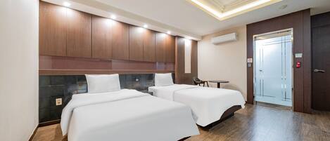 Deluxe Twin Room | Premium bedding, down comforters, memory foam beds