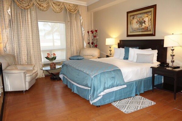 Suite | Iron/ironing board, free WiFi, bed sheets