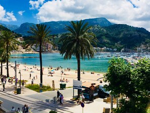 Una playa cerca