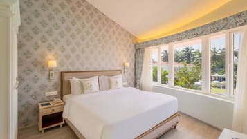 Suite With Complimentary In-House Entertainment & 15% Off On FnB,Spa & Laundry | Premium bedding, down comforters, memory foam beds, in-room safe