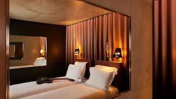 Habitación con 2 camas individuales, 2 camas individuales (Medium Mama) | Ropa de cama de alta calidad y caja de seguridad en la habitación