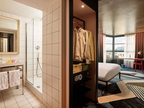 Premium bedding, in-room safe, individually decorated, desk - Mama Shelter Paris East (Paris)